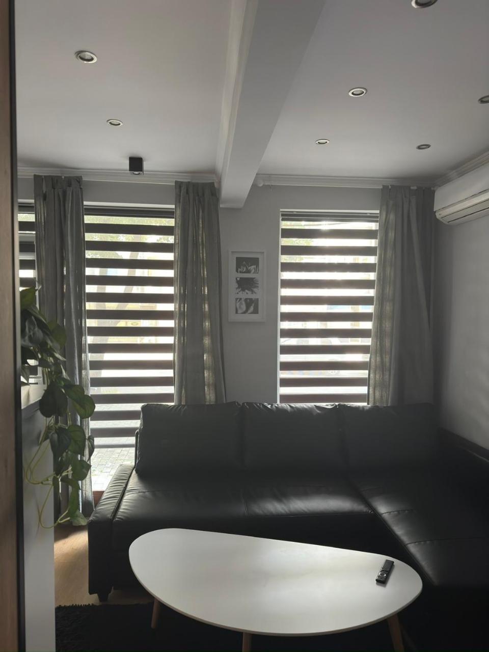 Casa Raffaelo Lägenhet Burgas Exteriör bild