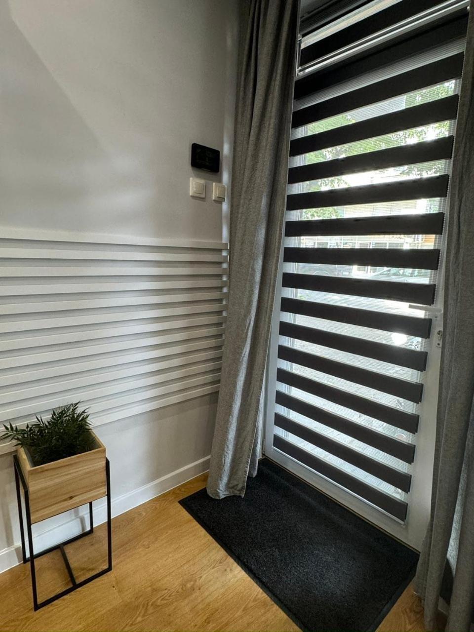 Casa Raffaelo Lägenhet Burgas Exteriör bild